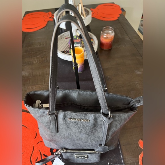 Michael Kors Black Logo Purse and wristlet set - Picture 10 of 10